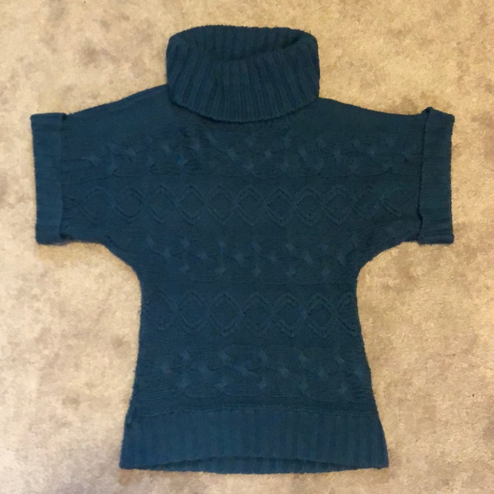 Short-sleeve Sweater